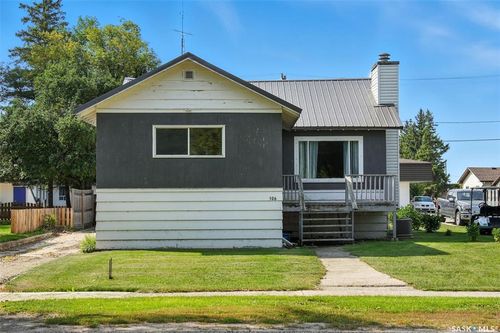 106 3rd Ave E, Nokomis, SK, S0G0B5 | Card Image