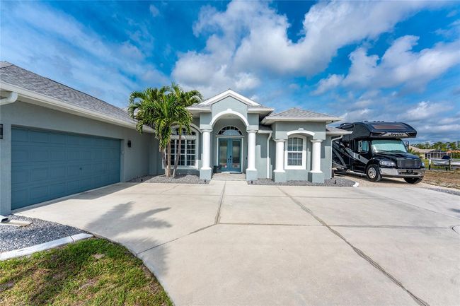 15674 Applewhite Cir, House other with 3 bedrooms, 3 bathrooms and null parking in Port Charlotte FL | Image 60