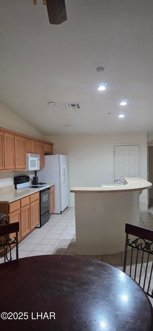 279 Geronimo Blvd, Lake Havasu City, AZ, 86404-3570 | Card Image