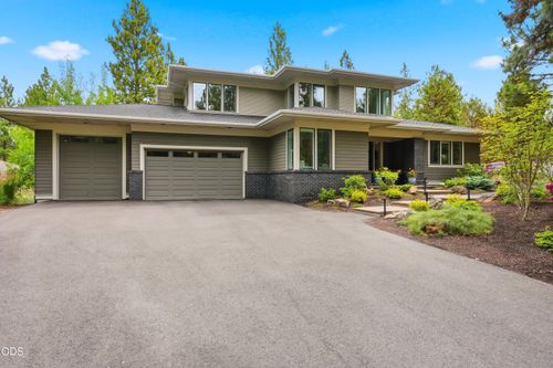 2966 Nw Meldrum Ct, Bend, OR, 97703-5404 | Card Image