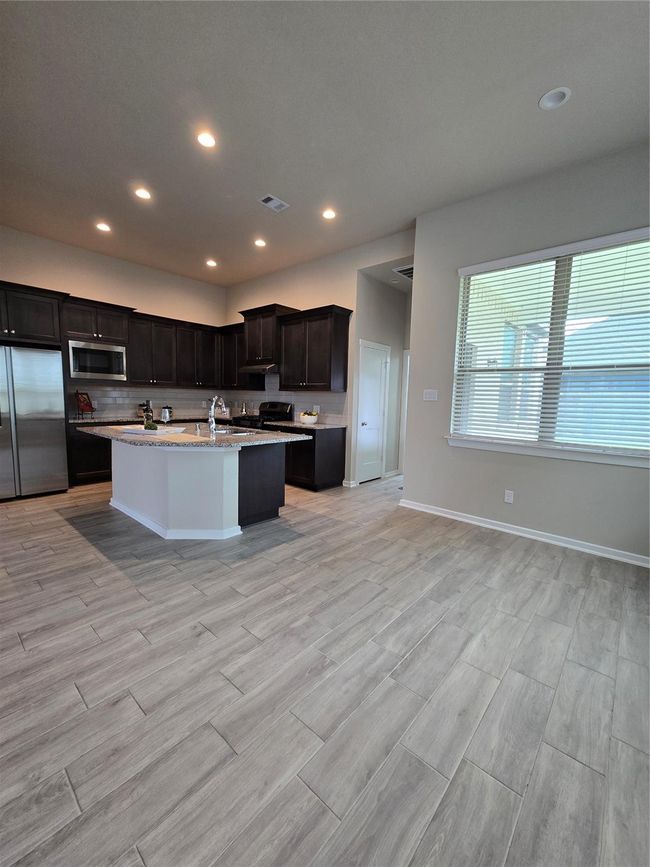 17409 Turtleweed Ln, House other with 3 bedrooms, 2 bathrooms and 2 parking in Conroe TX | Image 12