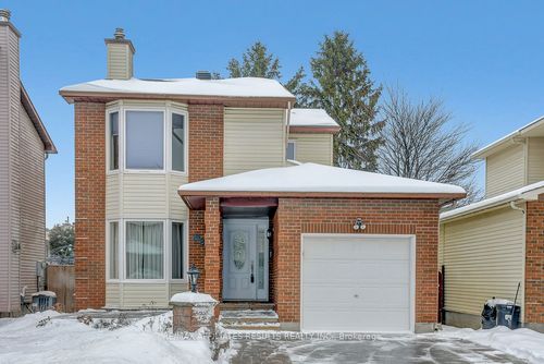 68 Pheasant Run Dr, Nepean, ON, K2J2R4 | Card Image