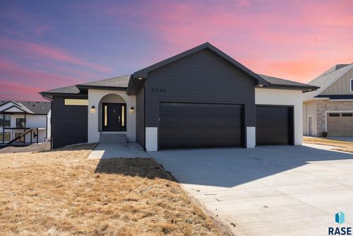 8309 E Sheridan Cir, Sioux Falls, SD, 57110-2860 | Card Image