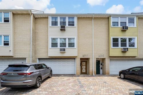 188 Park St, East Orange, NJ, 07017-1116 | Card Image