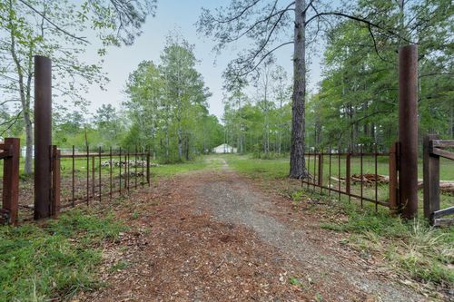 31577 Bohlssen Rd, New Caney, TX, 77357-7839 | Card Image