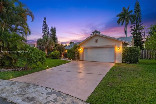 9470 Nw 33rd Mnr, Sunrise, FL, 33351-7119 | Card Image