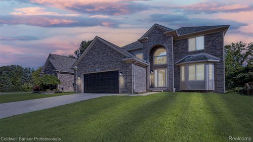 22262 Brywood Ct, Clinton Twp, MI, 48036-4802 | Card Image