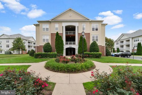 302-42496 Mayflower Ter, BRAMBLETON, VA, 20148-4850 | Card Image