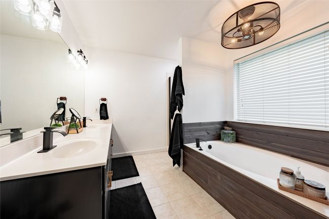 105 Royalwood Dr, House other with 3 bedrooms, 2 bathrooms and null parking in Enchanted Oaks TX | Image 14
