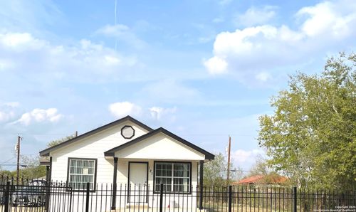 121 Esma St, San Antonio, TX, 78223-4314 | Card Image