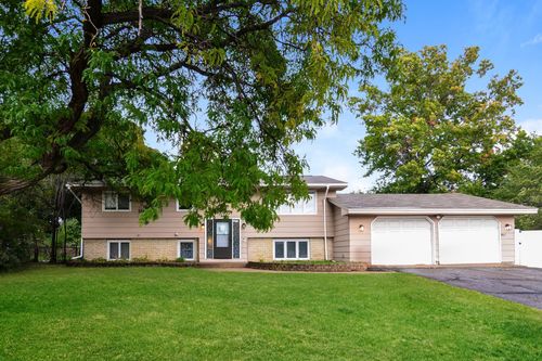 857 81st Ave Ne, Spring Lake Park, MN, 55432-2002 | Card Image