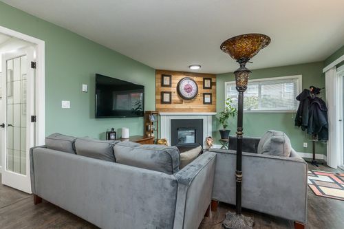 101-46033 Chilliwack Central Rd, Chilliwack, BC, V2P1J5 | Card Image