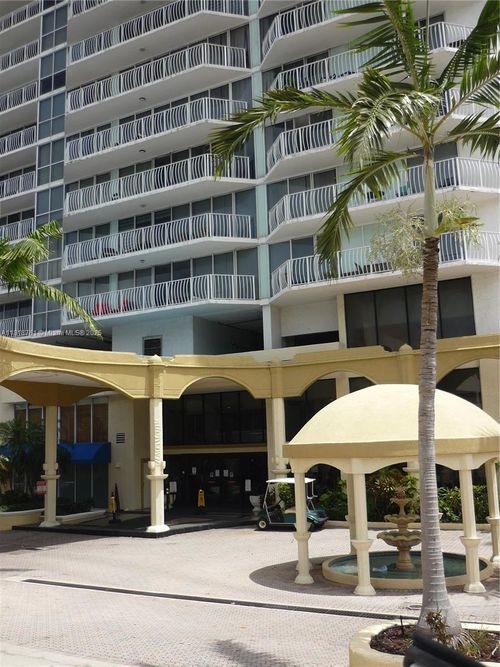 apt-1901-7601 E Treasure Dr, North Bay Village, FL, 33141-4367 | Card Image