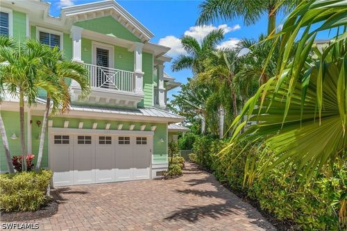 529 Fairway Ter, Naples, FL, 34103-4418 | Card Image