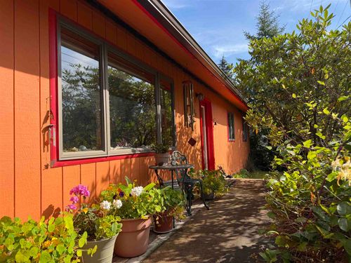 405 Verstovia Ave, Sitka, AK, 99835-7222 | Card Image