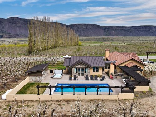 5814 Colockum Rd, Malaga, WA, 98828-9725 | Card Image