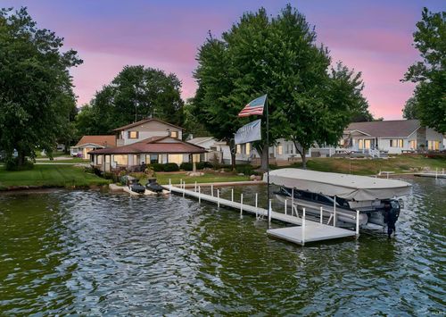 160 Ems D23 Ln, Syracuse, IN, 46567-7952 | Card Image