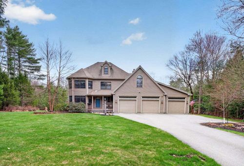 19 Woodfield Drive, Scarborough, ME, 04074 | Card Image