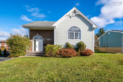 10 Ashgrove Ave, Dartmouth, NS, B2V1G1 | Card Image