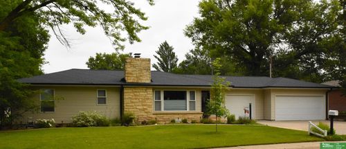 16 Fairview Dr, York, NE, 68467-3822 | Card Image