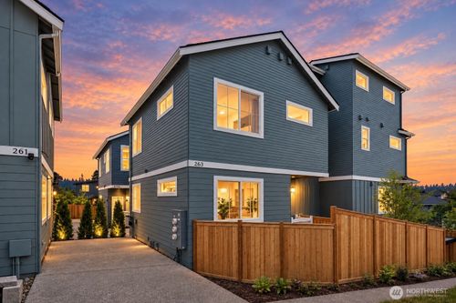 263 Nw 42nd St, Seattle, WA, 98107-4325 | Card Image
