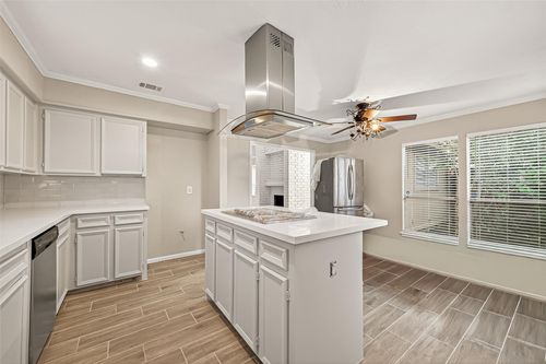 5451 Oakhaven Ln, Houston, TX, 77091-5011 | Card Image