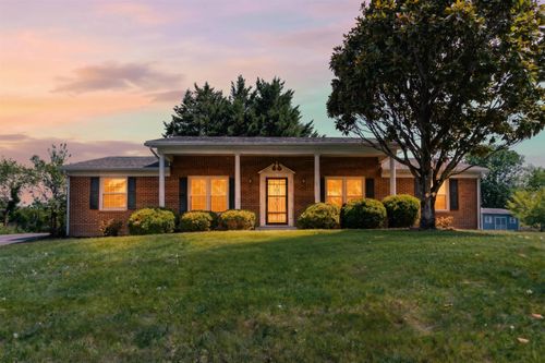 56 Idlewood Blvd, Staunton, VA, 24401 | Card Image
