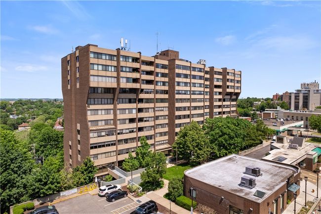 APT-1207 - 750 Washington Rd, Condo with 2 bedrooms, 2 bathrooms and 1 parking in Mt. Lebanon PA | Image 4