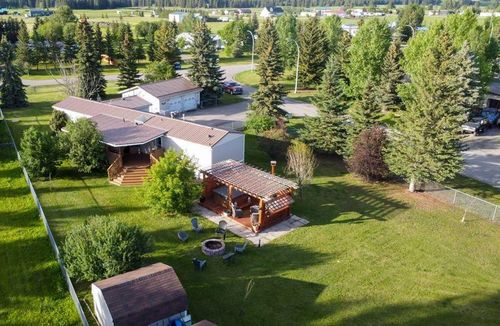 4-33009 Range Road 55, Sundre, AB, T0M1X0 | Card Image