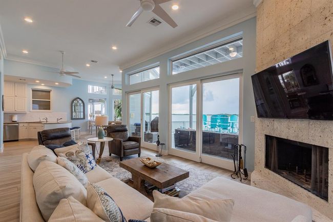 1827 Port O Call St, House other with 4 bedrooms, 5 bathrooms and 2 parking in Tiki Island TX | Image 5