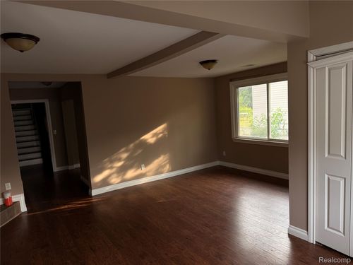 134 W Brickley Ave, Hazel Park, MI, 48030-1170 | Card Image