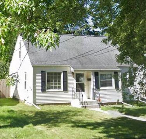 703 Washburn Avenue Avenue, Kalamazoo Charter Township, MI, 49048 | Card Image