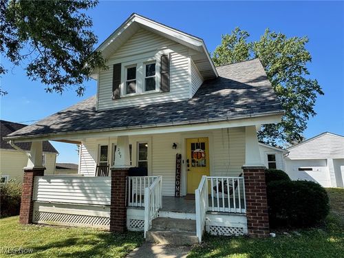 207 Baker Ave, Lodi, OH, 44254-1406 | Card Image