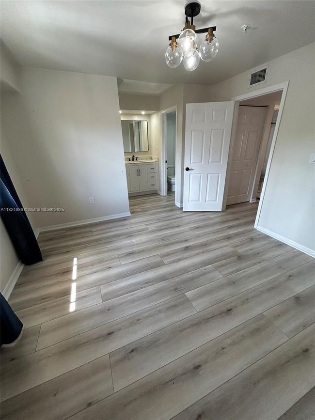 APT-1205 - 2921 Ne 185 Th St, Townhouse with 2 bedrooms, 2 bathrooms and null parking in Aventura FL | Image 11