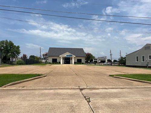 800 Brook Hollow Dr, Shreveport, LA, 71105-5637 | Card Image