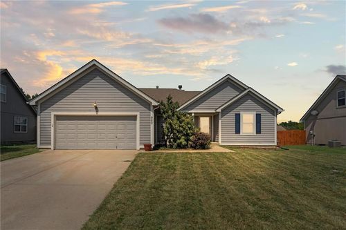 960 Pumpkin Ridge St, Gardner, KS, 66030-1778 | Card Image