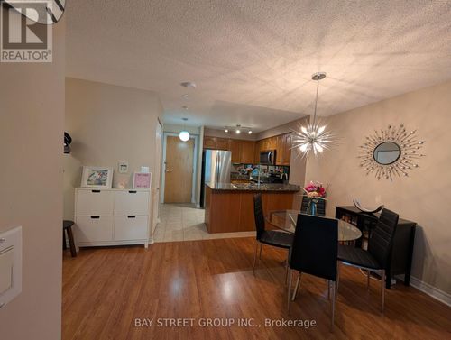 505-212 Eglinton Avenue E, Toronto (Mount Pleasant West), ON, M4P0A3 | Card Image