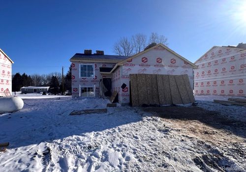 1189 Lockes St, Howell, MI, 48843-8233 | Card Image