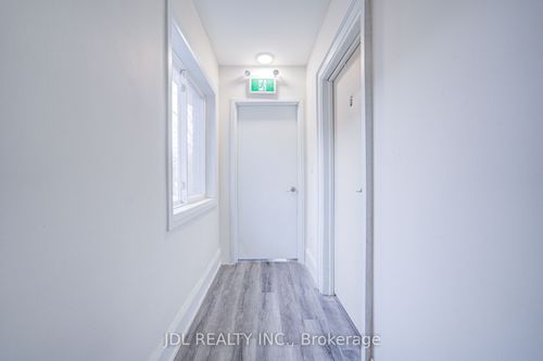 6-5 Sorauren Ave, Toronto, ON, M6R2C6 | Card Image