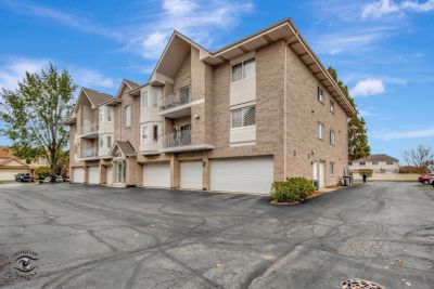 302 - 5311 W Mint Julip Drive, Condo with 2 bedrooms, 2 bathrooms and 1 parking in Alsip IL | Image 1