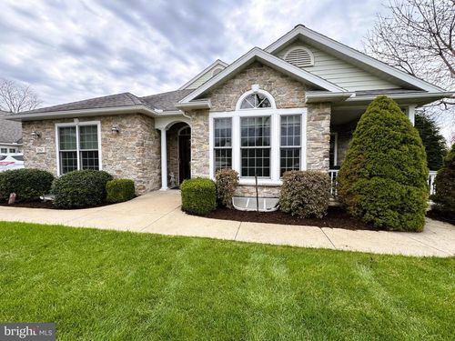 180 Quarry St, Bellefonte, PA, 16823-8462 | Card Image