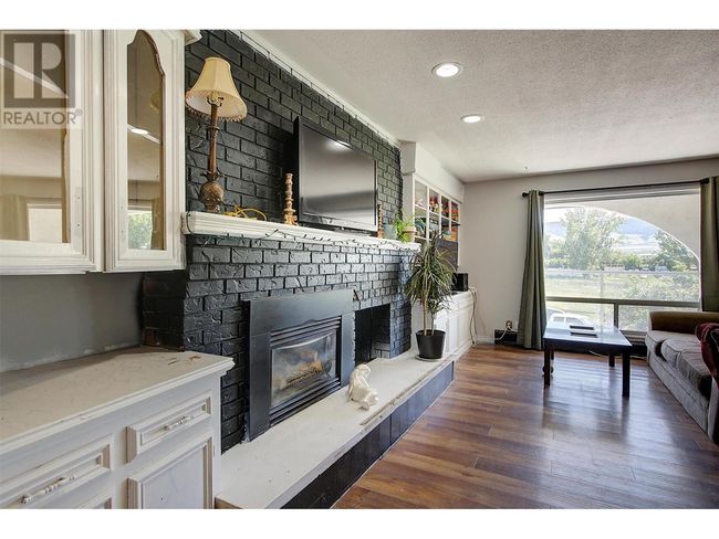 215 Arab Rd, House other with 8 bedrooms, 6 bathrooms and 5 parking in Kelowna BC | Image 11