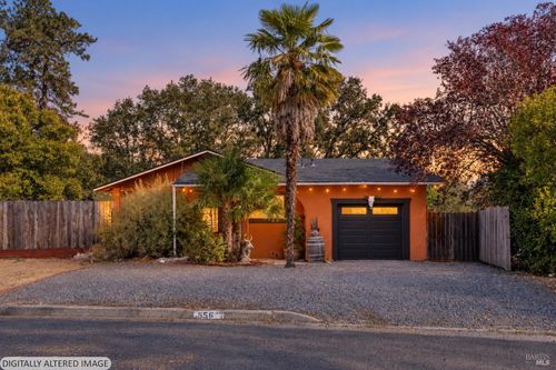 556 Virginia Cir, Redwood Valley, CA, 95470-9682 | Card Image