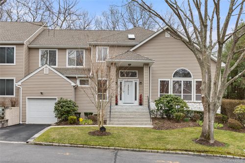 17 Stone Gate Ct, Smithtown, NY, 11787-1567 | Card Image