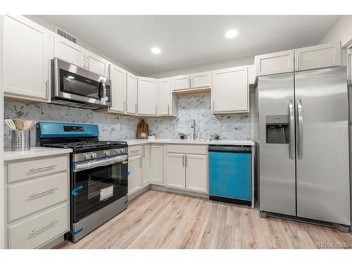 818 Uvalda St, Aurora, CO, 80011-6662 | Card Image