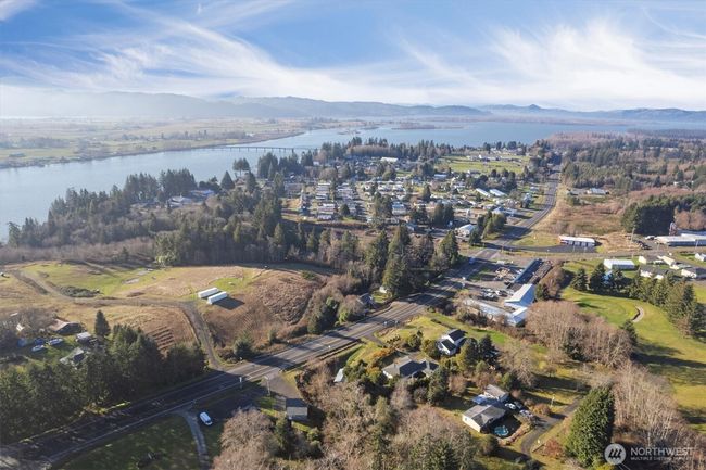 325 E State Route 4, House other with 3 bedrooms, 1 bathrooms and 1 parking in Cathlamet WA | Image 33