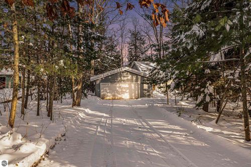 10269 Wildwood Rd, Interlochen, MI, 49643-9758 | Card Image