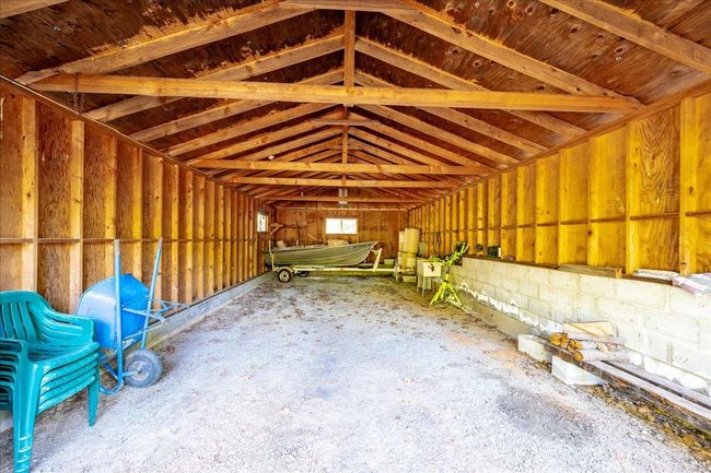 Interior lower garage | Image 69