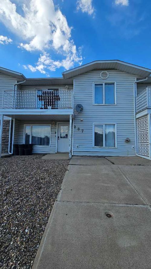 207 Centre Avenue Ne, Milk River, AB, T0K1M0 | Card Image