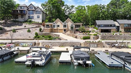 140 Lakeshore Dr W, Lake Quivira, KS, 66217-8694 | Card Image